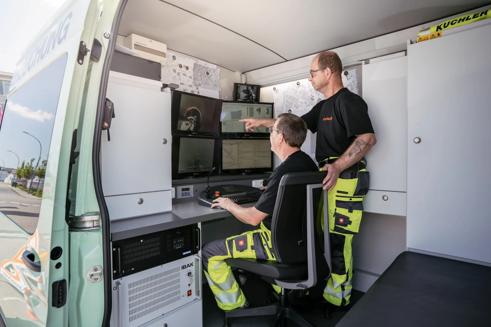 Leistungen für Kies saugen und Flachdach entkiesen in München
